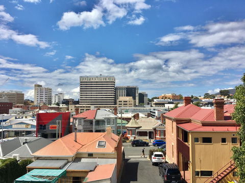 Hobart Inner City Apartment - Events Australia 13