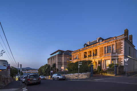 Lenna Of Hobart - Events Australia 21