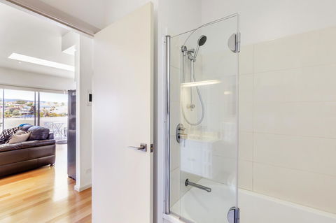 Bellerive Marina View Apartments NO 27 - Events Australia 11