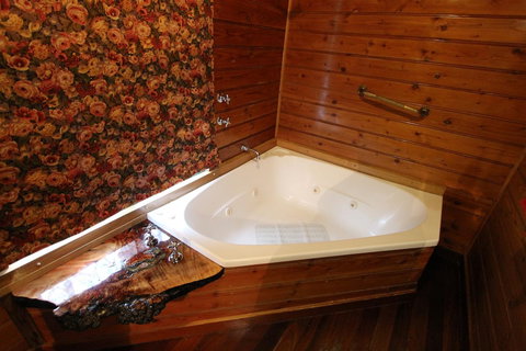 Kerrellie Cottages 2, 4 & 8 Reid Street - Tourism Bookings 11