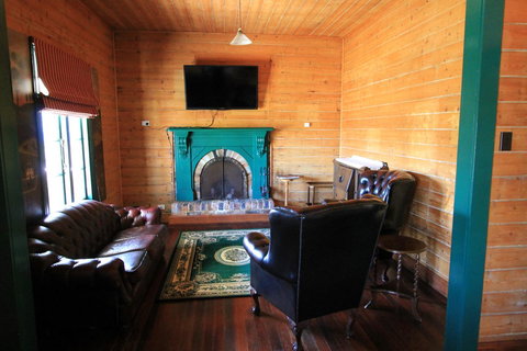 Kerrellie Cottages 2, 4 & 8 Reid Street - Tourism Bookings 5