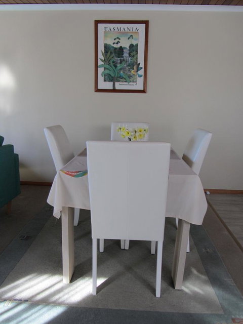 Elm Trees Accommodation @ Ross - Events Australia 14