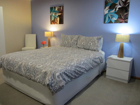 Elm Trees Accommodation @ Ross - Events Australia 0