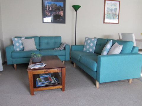 Elm Trees Accommodation @ Ross - Events Australia 11