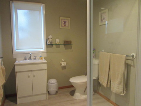 Elm Trees Accommodation @ Ross - Events Australia 10