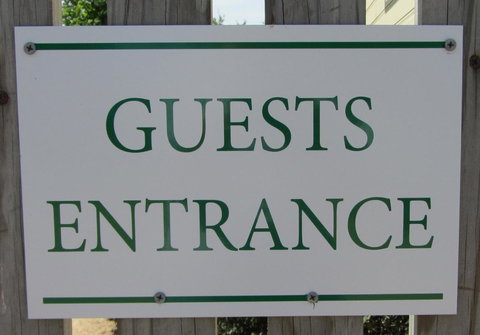 Elm Trees Accommodation @ Ross - Events Australia 8