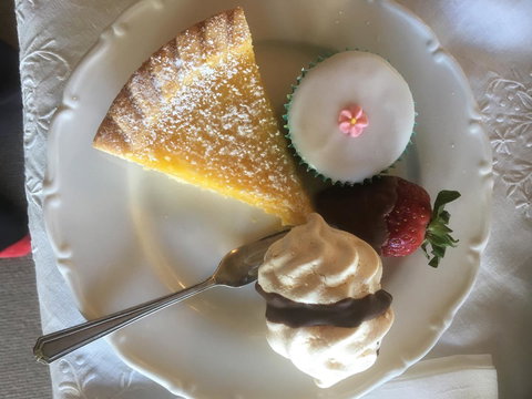 House On The Hill Bed And Breakfast - Events Australia 1