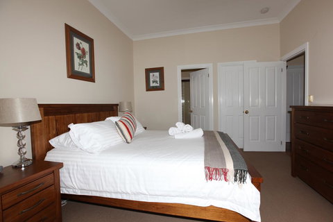 House On The Hill Bed And Breakfast - Events Australia 34