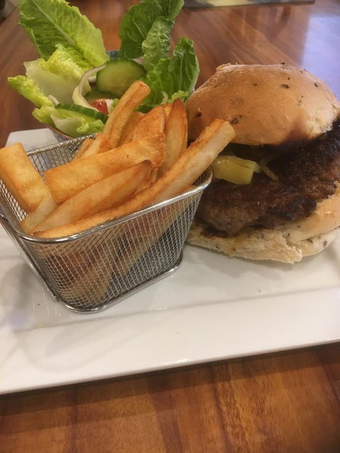 House On The Hill Bed And Breakfast - Events Australia 22