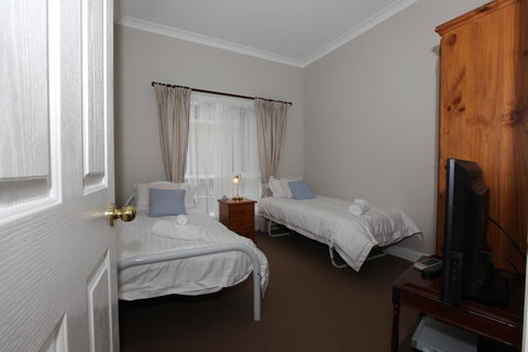 House On The Hill Bed And Breakfast - Events Australia 33
