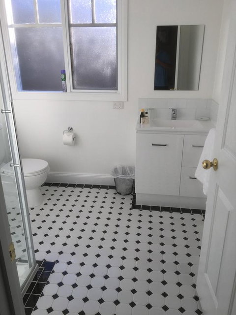 House On The Hill Bed And Breakfast - Events Australia 12