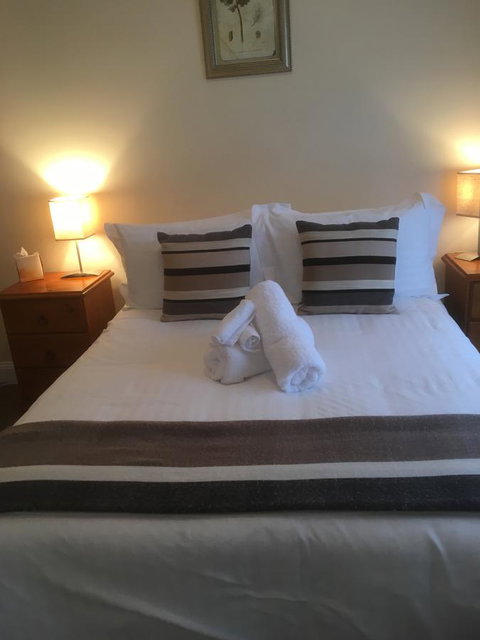 House On The Hill Bed And Breakfast - Events Australia 27