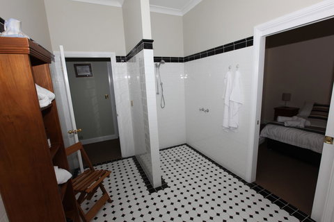 House On The Hill Bed And Breakfast - Events Australia 30