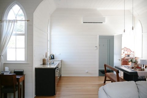 Old White Church Bed & Breakfast - Events Australia 18