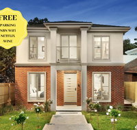NEW Inner Melb Luxury Modern Grand Holiday House - Great Location Wifi Parking - Tourism Bookings