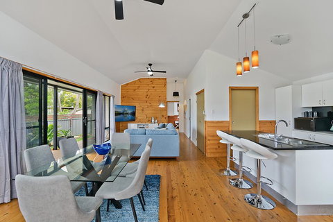 Newcastle Short Stay Apartments - Glebe Road Adamstown - Events Australia 0