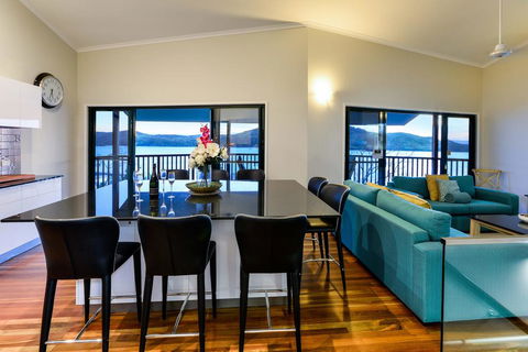NEWLY BEAUTFULLY RENOVATED 16 The Casuarina - 3 Bedroom House With 180 Degree Ocean Views - Events Australia 1