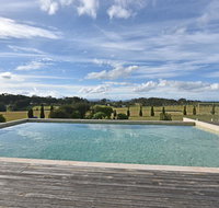 Noble Willow Homestead Lovedale. Super Spacious with views and pool - Accommodation Europe