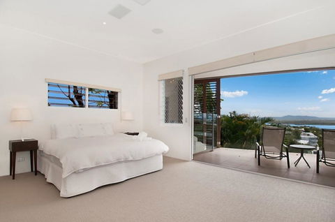 Noosa Penthouse Close To Hastings Street - Unit 2 Vue, 28 Edgar Bennett Ave - Tourism Bookings 1