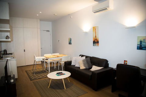 North Melbourne Getaway - Close To CBD - Tourism Bookings 1