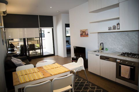 North Melbourne Getaway - Close To CBD - Tourism Bookings 2