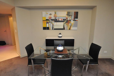 North Sydney Fully Self Contained Modern 2 Bed Apartment (2207BER) - Events Australia 3