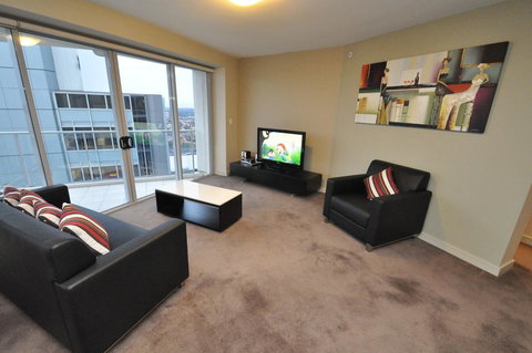 North Sydney Fully Self Contained Modern 2 Bed Apartment (2207BER) - Events Australia 1