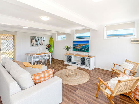 Ocean Dreaming- Amazing Views - Just Listed Up Dated Photos Available Shortly. - Events Australia 0