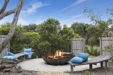 Ocean Luxe Retreat Luxury House With Pool, Tennis Court, Fireplace, Walk To Beach - Accommodation Europe 3