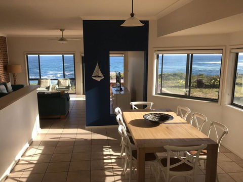 Ocean Views' 4 Ocean Street - Air Conditioned Luxury With Beautiful Ocean Views - Events Australia 0