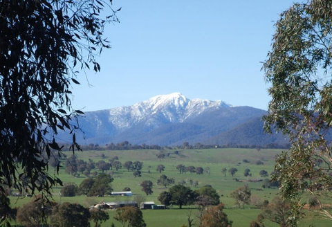 Off Mountain Accommodation - Events Australia 0