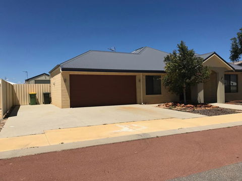 Ohana HQ - Family Getaway - Events Australia 0