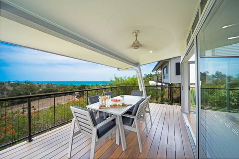 Oleander Holiday Home - Airlie Beach - Events Australia 1
