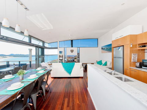 One Mile Cl, Townhouse 22, 26, The Deckhouse - Events Australia 3
