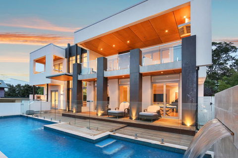 Opulent Oasis - Luxurious Old Dunsborough With Pool And Ocean Views - Events Australia 0