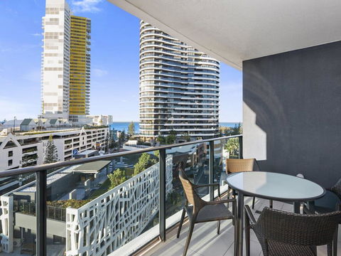 Oracle Resort Private Luxe 2 Bedroom - Events Australia 1