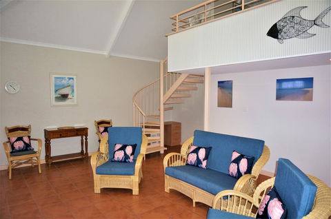Osprey Holiday Village Unit 109 - Pleasant 3 Bedroom Holiday Villa With A Pool In The Complex - Events Australia 2