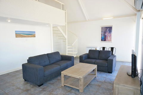 Osprey Holiday Village Unit 111 - Splendid 3 Bedroom Holiday Villa With A Pool In The Complex - Events Australia 3