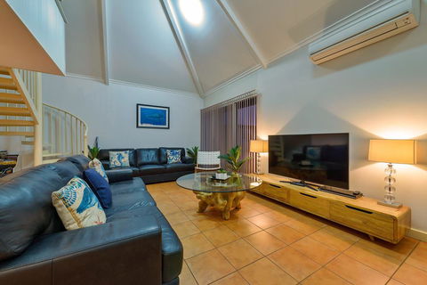Osprey Holiday Village Unit 117 - Exquisite 3 Bedroom Holiday Villa With A Pool In The Complex - Events Australia 2