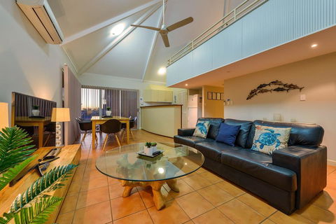 Osprey Holiday Village Unit 117 - Exquisite 3 Bedroom Holiday Villa With A Pool In The Complex - Events Australia 0