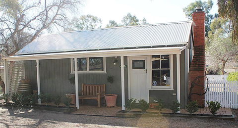 Outback Cellar & Country Cottage - Tourism Bookings 2