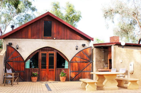 Outback Cellar & Country Cottage - Tourism Bookings 0