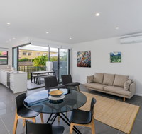 Oxford Steps - Executive 2BR Bulimba Apartment Across from the Park on Oxford St - Events Australia