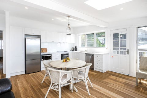 Pa's Beach House - Apartment 1 - Events Australia 3