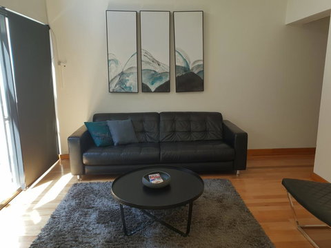 Pakenham Palace - Two Bedroom Converted Warehouse Apartment - Events Australia 3