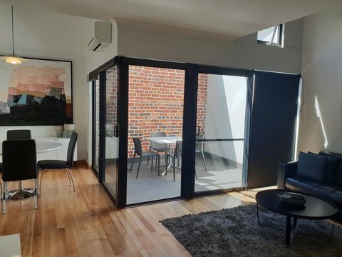 Pakenham Palace - Two Bedroom Converted Warehouse Apartment - Events Australia 1