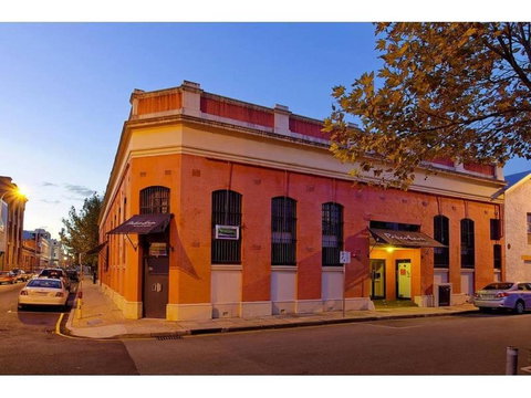 Pakenham Palace - Two Bedroom Converted Warehouse Apartment - Events Australia 0