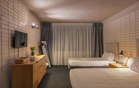 Palms Hotel - Tourism Bookings 2