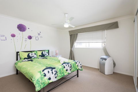Panda Holiday -Close Mountain Ocean Pet Friendly - Events Australia 0