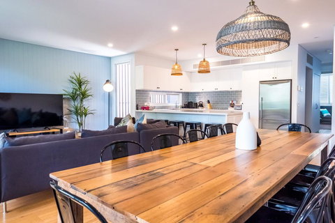 Pandanas Apartments 17B - Mollymook Beach - Events Australia 2